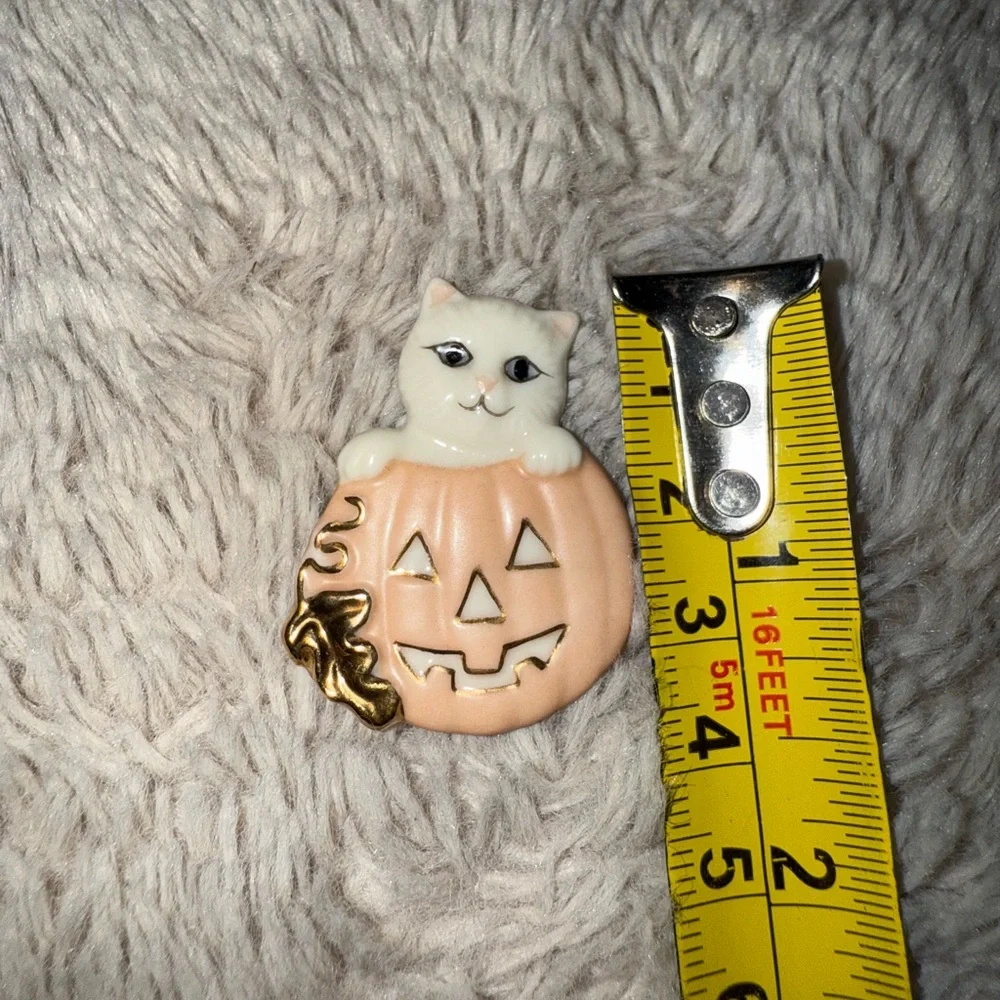 Lenox Halloween Cat Kitty in Pumpkin Jack‎ O Lantern Pin Brooch Pendant